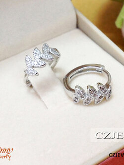 ต่างหูเงินแท้ ประดับเพชร cz รูปใบมะกอก น่ารักๆ