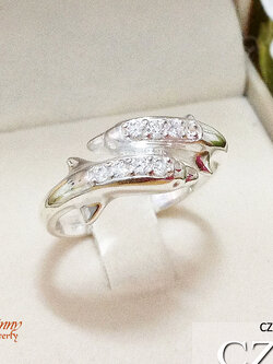 แหวนเงินแท้ รูปปลาโลมาประดับเพชร cz