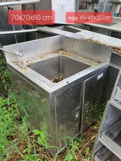 อ่างสแตนเลสมือสอง มีตู้ปิด วางเข้ามุมห้อง