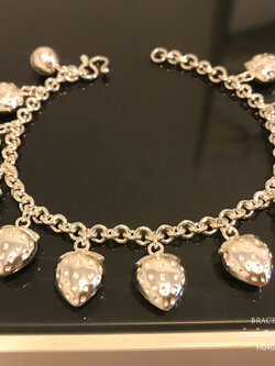 สร้อยข้อมือเงินแท้ 92.5% ลายโซ่กลม ร้อยตุ้งติ้ง สตรอเบอรี่ 11 ชิ้น ห้อยกระดิ่ง 1 ลูก งานน่ารักๆ (งานไทย)