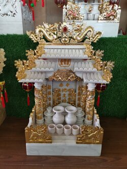 ตี่จู้หินอ่อน ตี่จู้เอี๊ยะ ขนาด 18 นิ้ว(รุ่นมหาลาภ) 4 เสา 5 หลังคา 8ปลา 8หงส์ 8มังกร หินสีขาวปิดทองคำเปลว