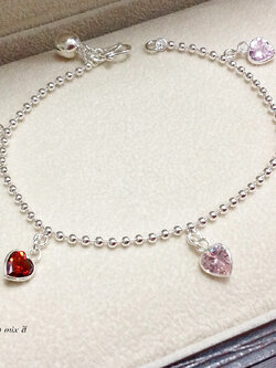 สร้อยข้อมือเงินแท้ ห้อยตุ้งติ้งพลอยรูปหัวใจ ห้อยกระพรวน 1 ลูก