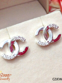 ต่างหูเงินแท้ ตัว C ชนกัน ประดับเพชร CZ ตัวเรือนทำด้วยเงินแท้