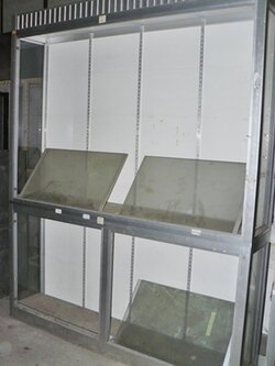 ตู้โชว์สินค้าติดผนังอลูมิเนียม