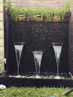 ม่านน้ำตกสำเร็จรูป พร้อมปั๊มน้ำ ราคาถูกที่สุด ม่านน้ำหินกาบ ติดตั้งฟรี กทม. และปริมณฑล