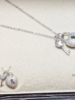 สร้อยเงินแท้พร้อมจี้ รูปกุญแจหัวใจ