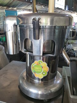 เครื่องคั้นน้ำผลไม้แยกกาก รุ่น A2000