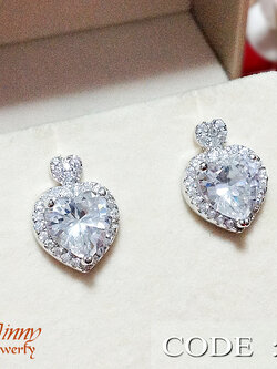 ต่างหูเงินแท้ เพชร cz รูปหัวใจประดับเพชร cz รอบข้าง