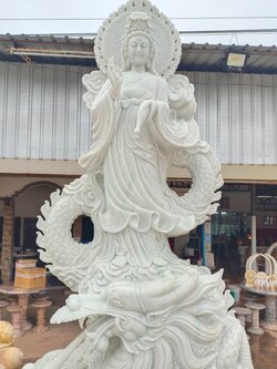 เจ้าแม่กวนอิมแกะสลักหินอ่อนหยกขาว ขนาด สูง 350 เซนติเมตร