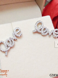 ต่างหูเงินแท้ คำว่า "LOVE" ประดับเพชร cz