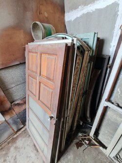 บานประตูไม้เก่า