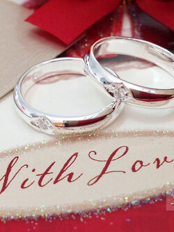 แหวนเงินแท้ แหวนเงินเกลี้ยงประดับเพชร cz ตรงกลาง