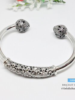 กำไลข้อมือเงินแท้ 92.5% กำไลหัวบัว-รมดำ ฉลุลายตรงหัวบัวและกลางกำไล (กำไลโปร่งหนา ไม่ตัน ขยายไม่ได้)