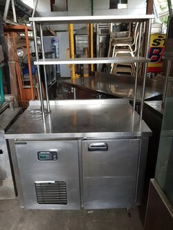 ตู้แช่เคาน์เตอร์สแตนเลส แช่เย็น มีชั้นลอยวางของ 2 ชั้น