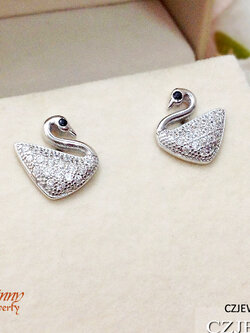 ต่างหูเงินแท้ รูปหงษ์ประดับเพชร cz