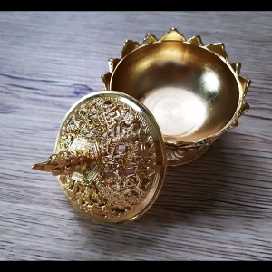 โถ้ กระถางธูป กำยาน ทรงดอกบัวสีทอง เนื้อโลหะชุบทอง (ขายปลีก ขายส่ง)