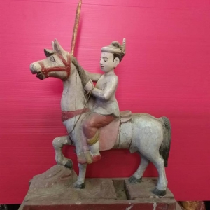 รูปหล่อ นัตก่อจี​ งานของเก่าจากพม่า​. เทพแห่งโชคลาภ​ การเสี่ยงโชค​ การพนันต่าง​ ๆ​ (สูง​18​นิ้ว​ กว้าง​15นิ้ว)