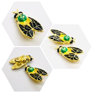 แมลงวันคำ ยอดเสน่ห์ เนื้อบรอนซ์ ชุบทอง ลงยาดำ ครูบาคำฝั้น วัดกอโชค และ ครูโต้ง สำนักพุทธคุณยันต์ล้านนา