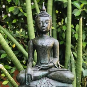 รูปหล่อ พระบูชา เชียงรุ้ง หน้าตัก9นิ้ว เนื้อทองเหลือง