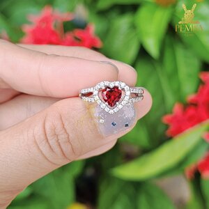 แหวนโกเมนแท้ รูปหัวใจสวยเก๋มีสไตล์ เงินแท้ ชุบทองคำขาว แหวนพลอยแท้