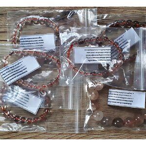 สร้อยข้อมือ ประคำกำไล หินควอตซ์ไหมทอง แท้๑๐๐% ( Golden Rutile Quartz ) - (เข้าพิธีแล้ว)