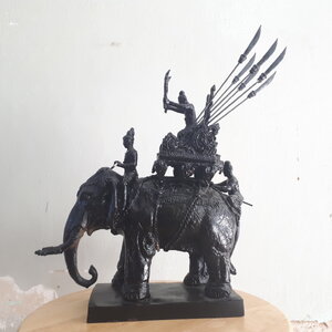 รูปหล่อ พระเจ้าพรหมมหาราช ทรงประทับขี่ช้างศึก ช้างพลายประกายแก้ว ออกศึก เนื้อโลหะรมดำ ปี2555 #รับประกันแท้ (องค์ใหญ่ ขนาด สูง14นิ้ว ฐาน7นิ้ว)
