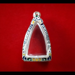 ตลับพระ ทรงสามเหลี่ยม เนื้อเงินลงยา (เนื้อเงินแท้ 80%)