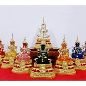 พระแก้วมรกต หน้าตัก5นิ้ว (ครบชุด8สี 8องค์) - (สีขาว สีแดง สีเหลือง สีชมพุ สีเขียว สีส้ม สีฟ้า สีม่วง)