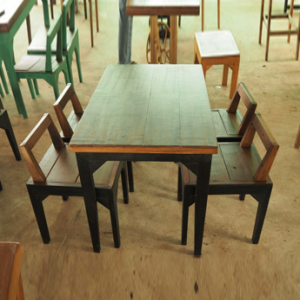 โต๊ะไม้ รุ่นพิงหลังเตี้ย