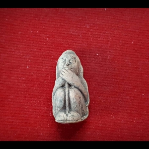 กุมารดูดรก หลังยันต์ เนื้อดิน กรุแตก หลวงพ่อแช่ม วัดตาก้อง