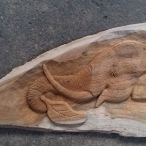 ไม้สักแกะสลักลายช้าง สูง20 ยาว55 เซนติเมตร