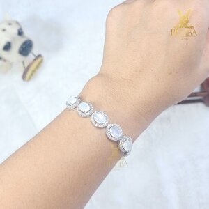 สร้อยข้อมือมุกดาหารแท้ ล้อมเพชรcz สดุดตา เสริมเสน่ห์