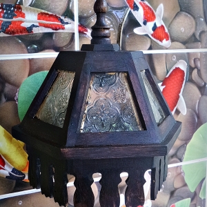 โคมไฟไม้สัก ทรง 6 เหลี่ยม กระรอบด้าน