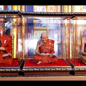 รูปหล่อจำจอง พระอริยสงฆ์ พระสงฆ์ ขี้ผึ้งไฟเบอร์ ขนาด 5นิ้ว 9นิ้ว