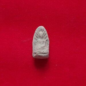 พระรอด พิมพ์เล็ก เนื้อดิน #รับประกันแท้และทัน - หลวงพ่อยี วัดดงตาก้อนทอง จ.พิษณุโลก (ศิษย์หลวงปู่เทพโลกอุดร)