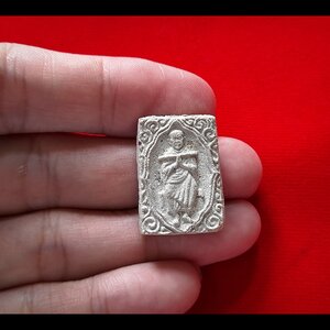 สมเด็จพระพุฒาจารย์โต หลัง รูปเหมือน หลวงพ่อยงยุทธ ครึ่งองค์ เนื้อผง(ผสมผง สมเด็จพระพุฒาจารย์โต) #รับประกันแท้ - หลวงพ่อยงยุทธ วัดเขาไม้แดง จ.ชลบุรี