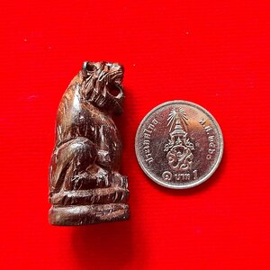 เสือ เนื้อไม้ (แกะสลักจากไม้ศาลาเก่าของหลวงพ่อเดิม วัดหนองโพธิ์) #พิมพ์เล็ก #รับประกันแท้ - ปลุกเสกและจารยันต์ ปี2565 โดย หลวงพ่อบ๊ะ วัดโพธิลังการ์ จ.สิงห์บุรี