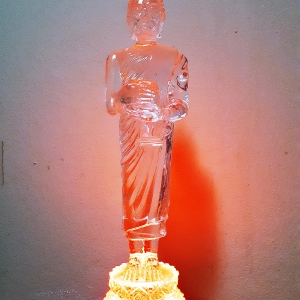 รูปหล่อ หลวงพ่อไหลมาเทมา(หลวงพ่อเงินไหลมาเทมา) พระพุทธรูป สมเด็จองค์ปฐม ปางอุ้มบาตร เนื้อเรซิ่นใส (พร้อมฐานไฟ) (เข้าพิธี วัดศาลพันท้ายนรสิงห์) ปี2562