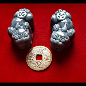 ปี่เซี๊ยะ หยกแท้ พร้อมเงินจีนโบราณ