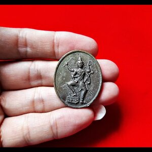 เหรียญ ท้าวเวสสุวรรณ 6กร เนื้อนวะโลหะ ปี2564 (หล่อโบราณ) #รับประกันแท้