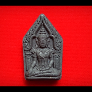 พระขุนแผนกาญจนา ไม่ปิดทอง หลังฝังไม้เสาโบสถ์วัดหนองบัว หลวงปู่เฒ่ายิ้ม สร้างโดย พ่อครูพระอาจารย์ศิริพงศ์