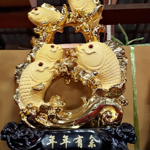 รูปปั้น ปลามงคล 5ตัว เนื้อเรซิ่น ชุบทอง