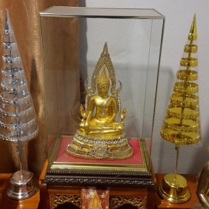 ฉัตร 9 ชั้น (ฉัตร เงิน ทอง วัสดุไฟเบอร์ fiber)