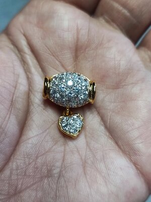 จี้โอ่งฝังเพชรสวิตซ์