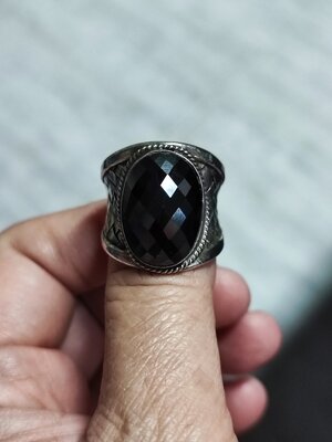 แหวนนิลเจียเหลี่ยม