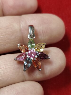 จี้แซฟไฟร์หลากสี