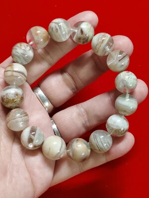 ข้อมือแก้วโป่งข่ามปวกขาว