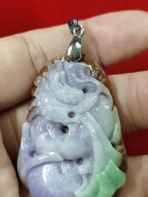 #จี้หยกพม่า 3 สีแกะลายมังกรพ่นไฟ รหัสC-034