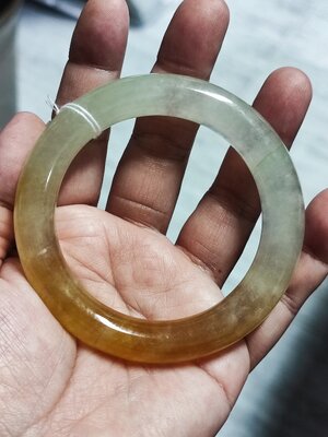 กำไลหยกพม่าเนื้อแก้ว