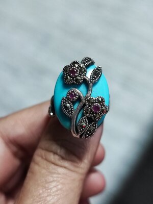 แหวนเทอร์คอยส์ฝังทับทิม,แมกกะไซต์